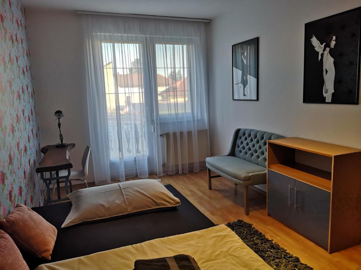 Hotello Apartmanhaz Es Panzio Zalaegerszeg Exterior foto