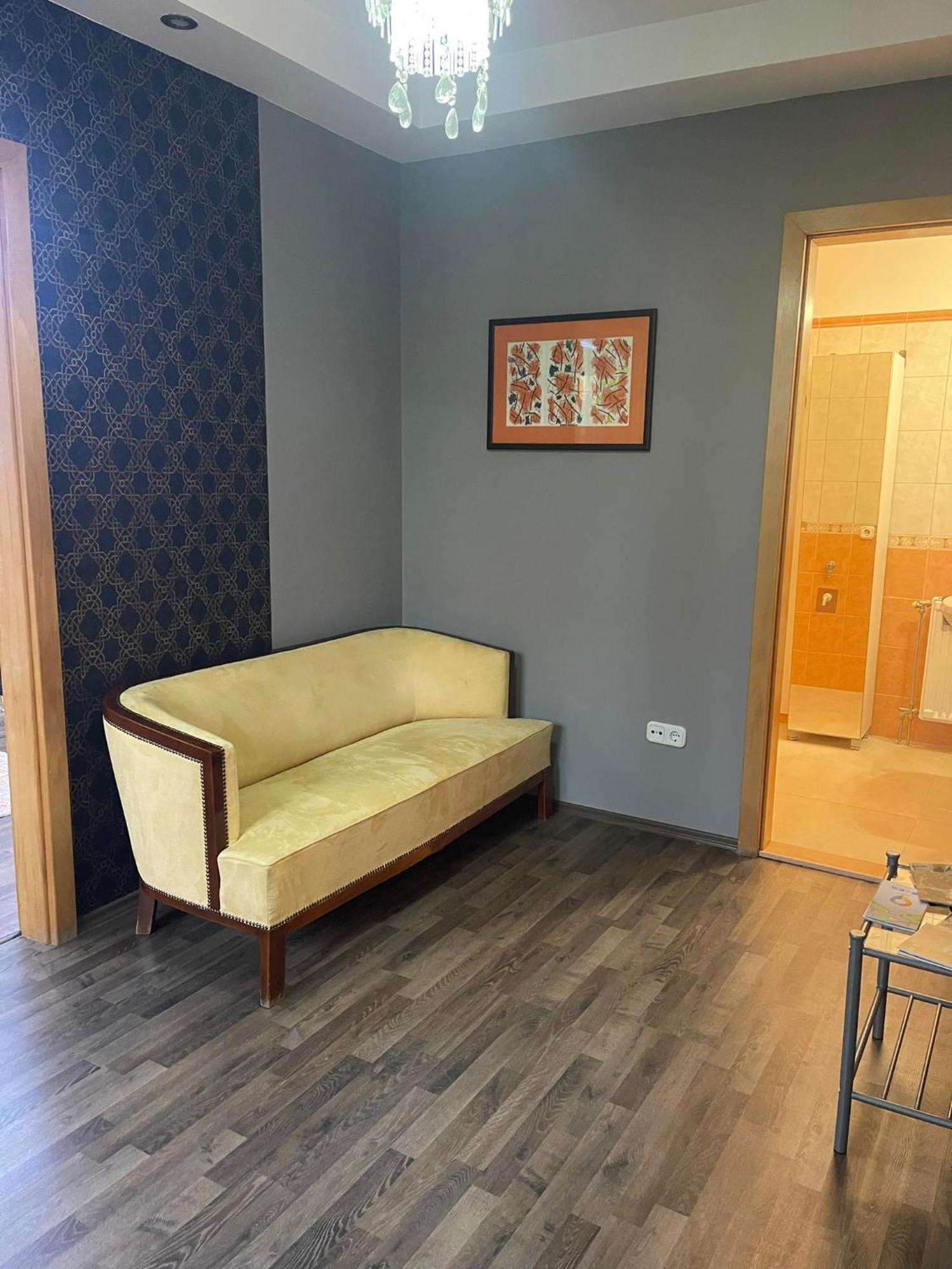 Hotello Apartmanhaz Es Panzio Zalaegerszeg Exterior foto